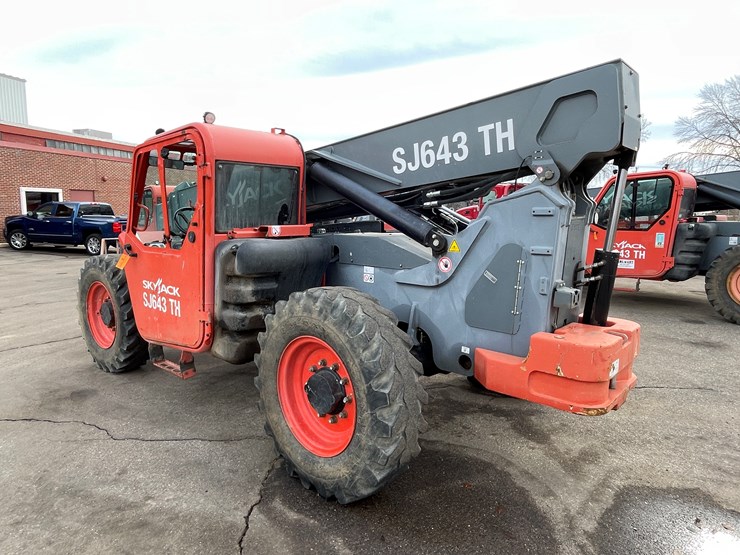 #133-•-2017-skyjack-sj643-telehandler-image-7