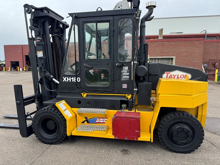 #108-•-2017-taylor-xh180-diesel-forklift-image-8