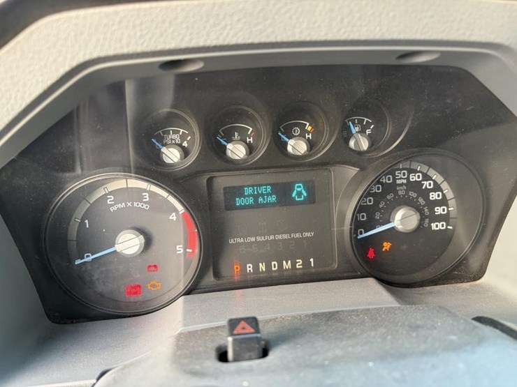 2011-ford-f550-image-16