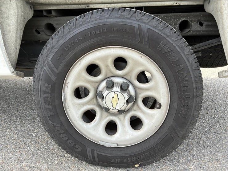 2009-chevrolet-1500-image-5