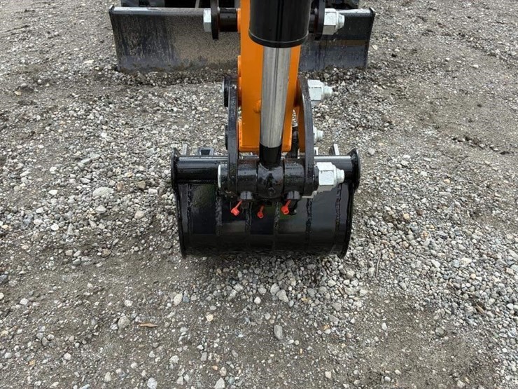 2026-vicsec-v15-hydraulic-excavator-image-8