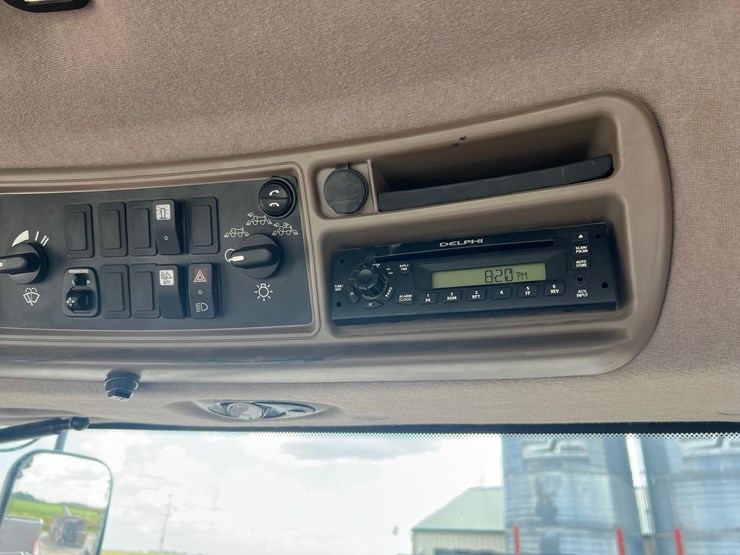 2015-case-ih-titan-3530-image-63