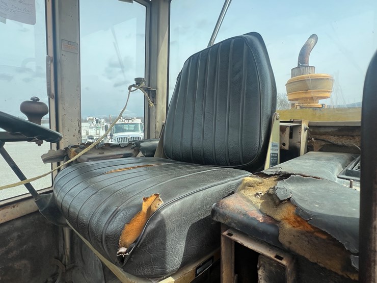 1992-john-deere-644-image-22