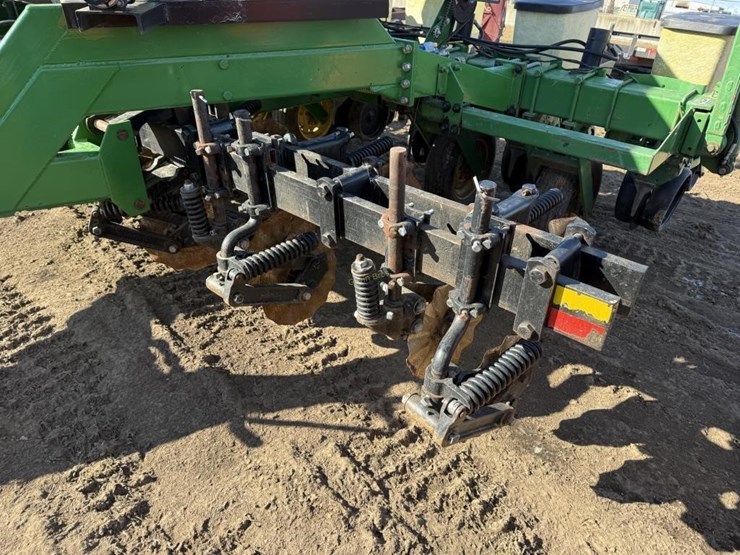 john-deere-7200-image-8