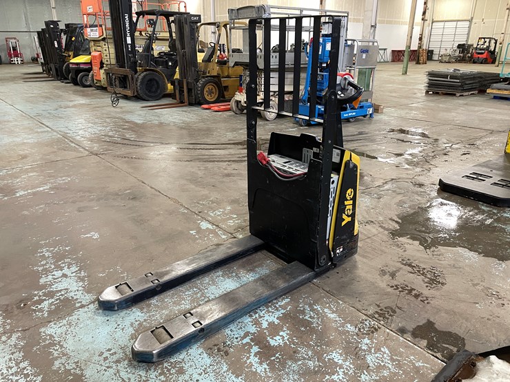#234-•-2021-yale-electric-pallet-jack-image-1