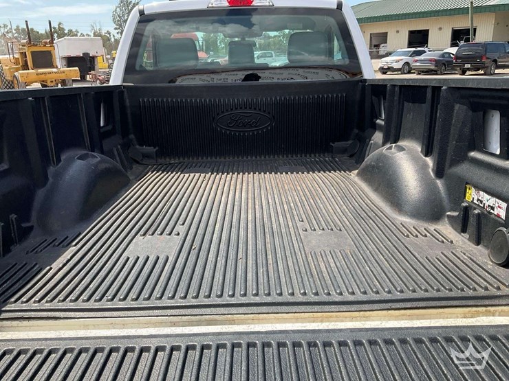 2021-ford-f150-image-28