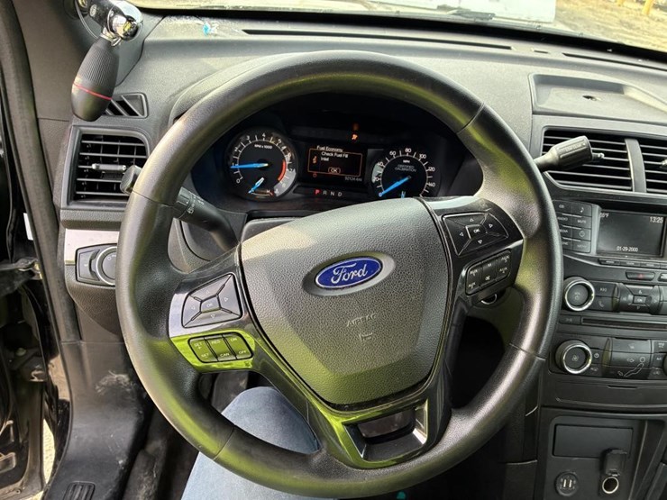 2018-ford-explorer-image-13