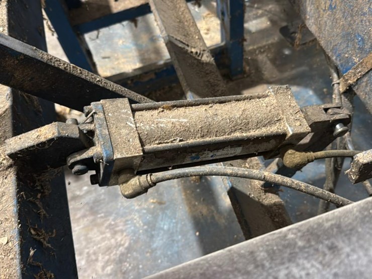 #132-•-baker-chop-saw-image-22