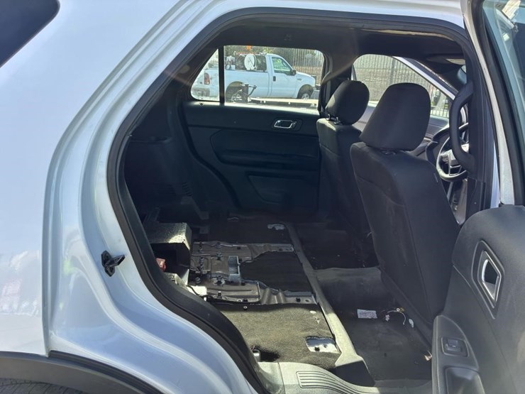 2018-ford-explorer-image-9