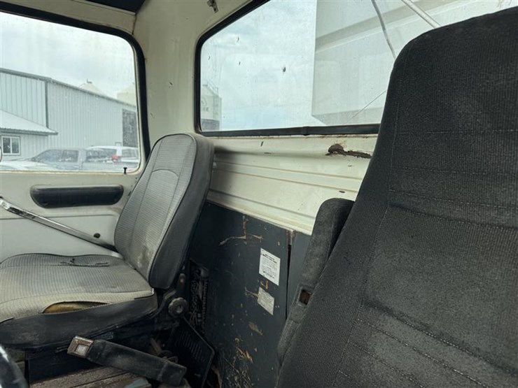 1985-ford-ltl9000-image-47