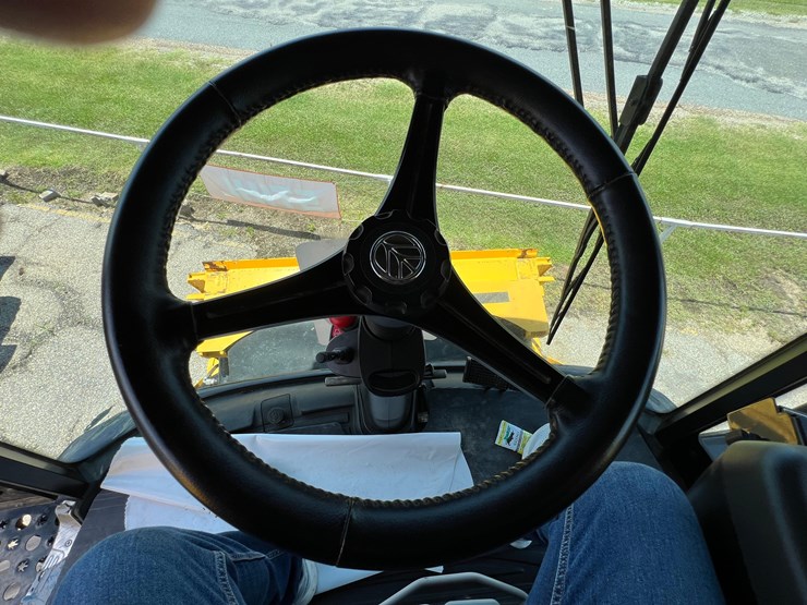 2023-new-holland-cr10.90-image-88