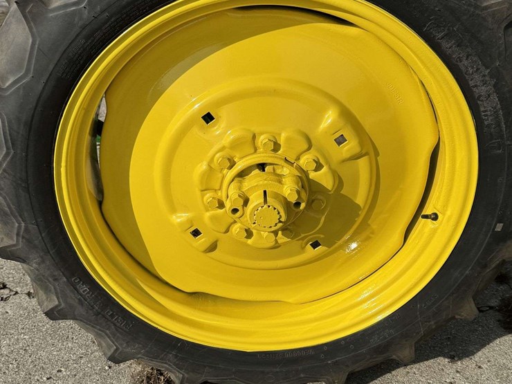 john-deere-h-image-36