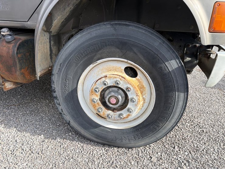 1996-international-4700-image-18