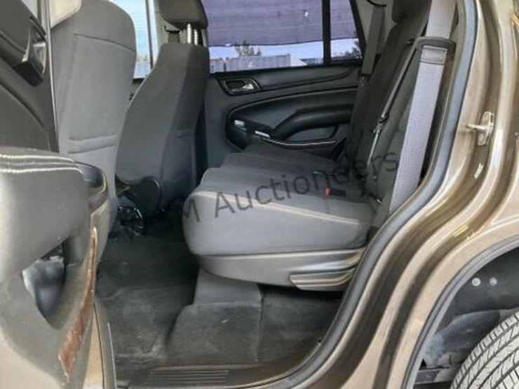 2016-chevrolet-tahoe-image-23