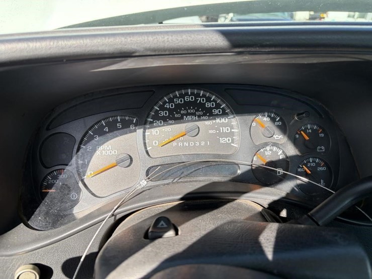 2006-chevrolet-2500-image-13