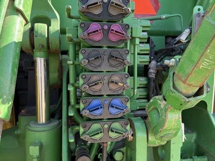 john-deere-8320r-image-9