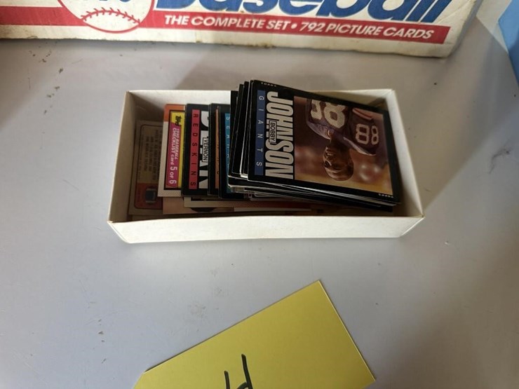 vintage-pro-baseball-card-collection-image-5