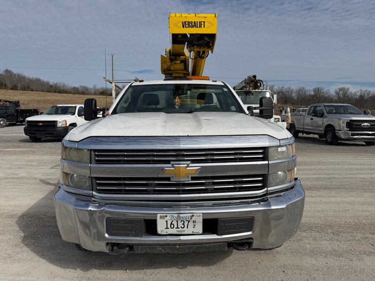 2015-chevrolet-3500hd-image-2