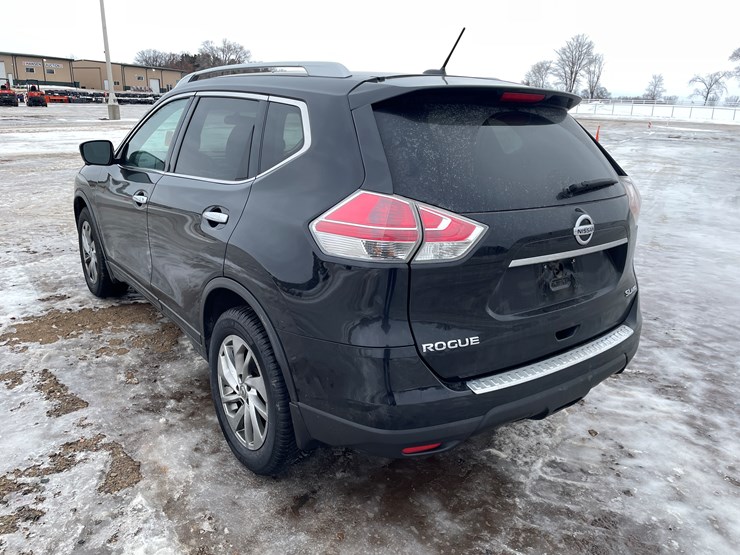 2015-nissan-rogue-sl-image-3