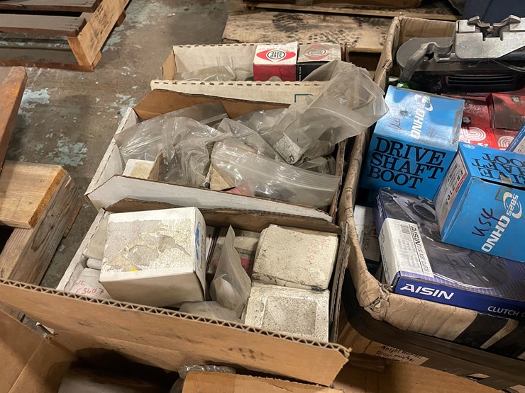 #7665-•-assorted-automotive-repair-parts-image-11