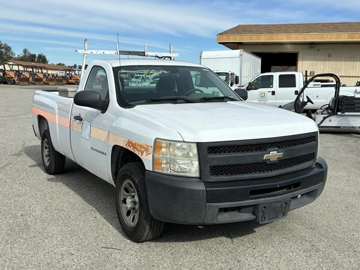 2009-chevrolet-1500-image-2