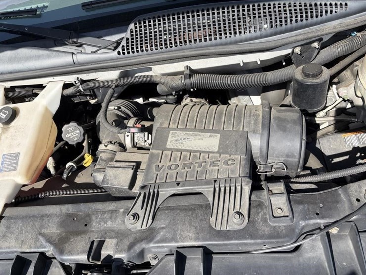 2016-chevrolet-express-2500-image-6