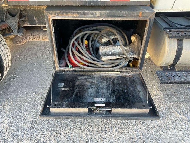 2014-international-durastar-4300-image-26