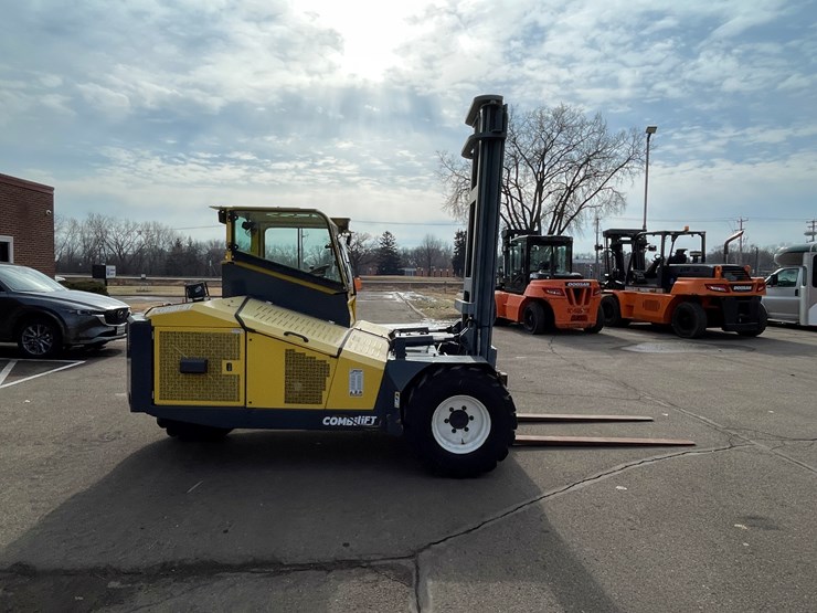 #119-•-2021-combilift-combi-rt-rough-terrain-8,000-lbs.-forklift-(demo)-image-4