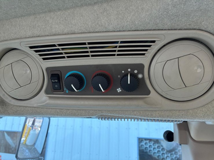 john-deere-5085e-image-25