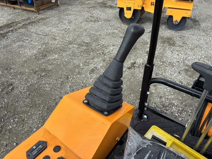 2026-vicsec-v15-hydraulic-excavator-image-15