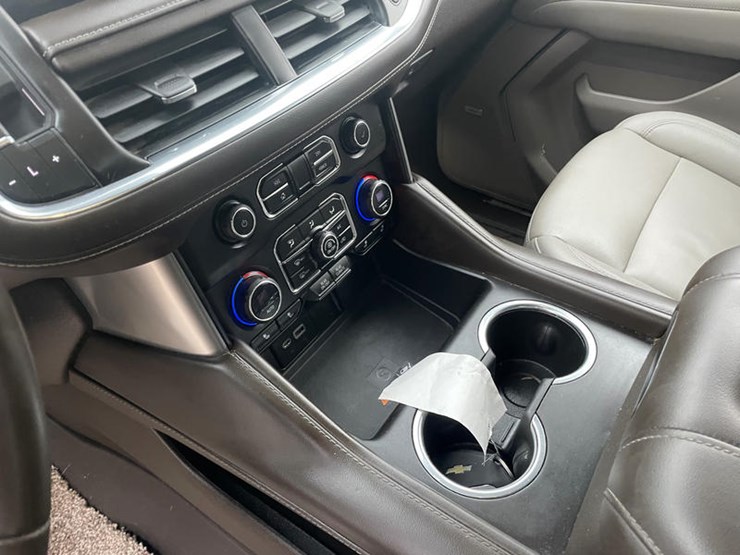 2023-chevrolet-tahoe-image-48