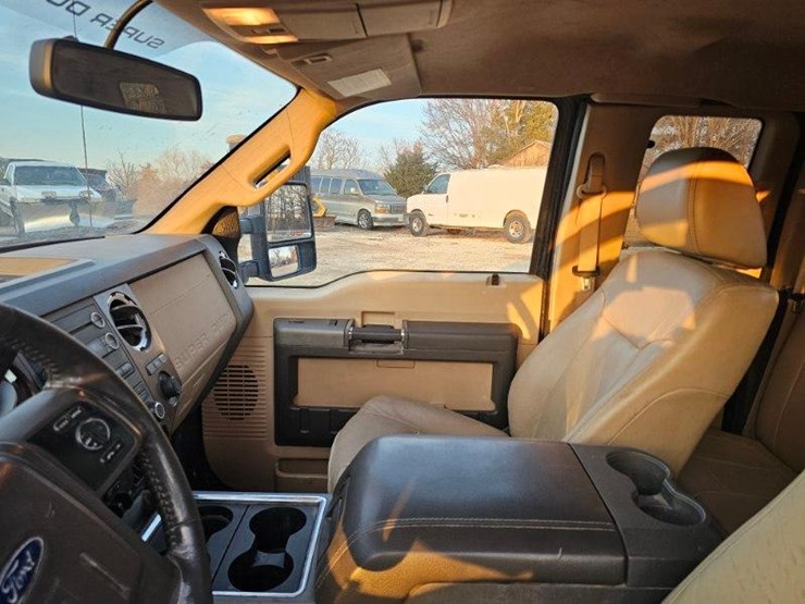 2011-ford-f250-lariat-image-10