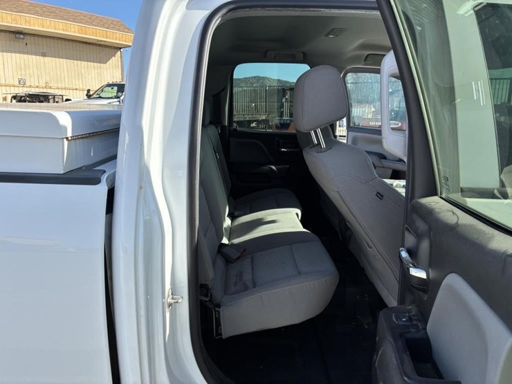 2018-chevrolet-2500-image-9