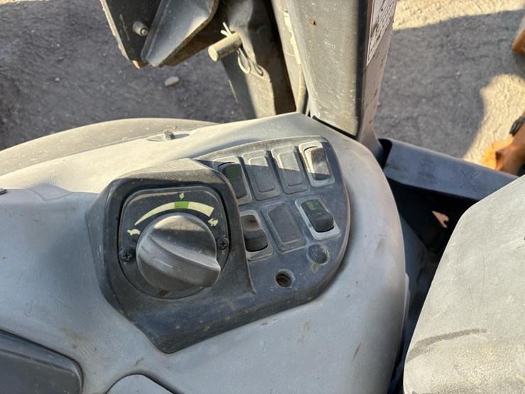 2019-case-580sn-image-29