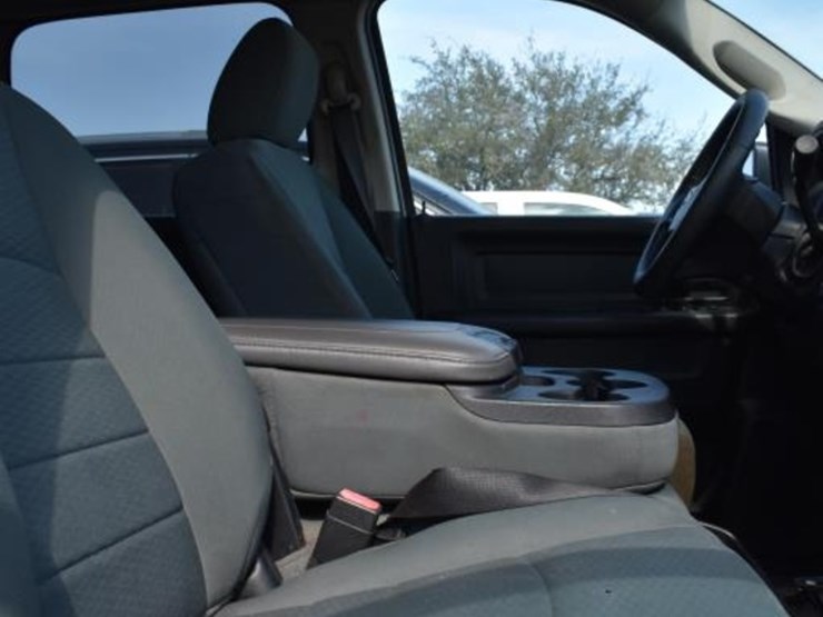 2014-dodge-1500-image-16