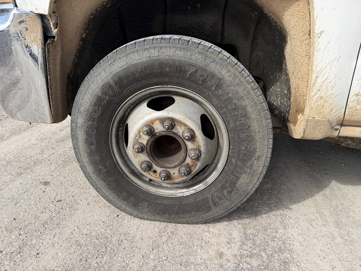 2015-chevrolet-3500hd-image-11