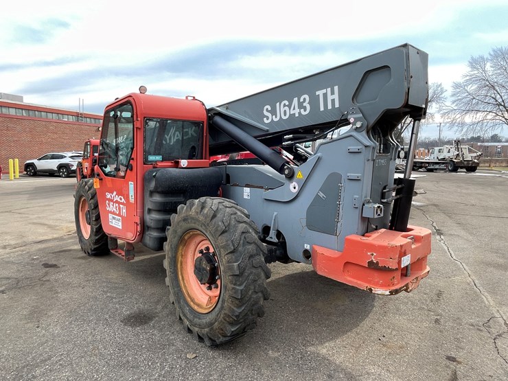 #132-•-2017-skyjack-sj643-telehandler-image-7