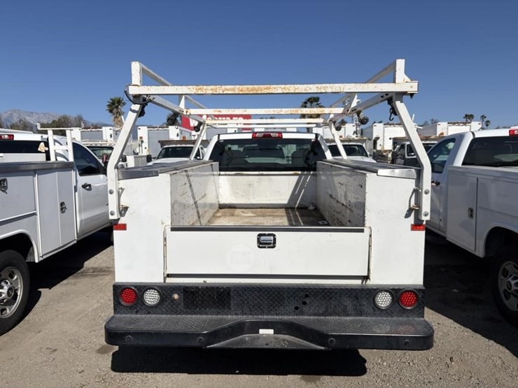 2016-chevrolet-2500-image-6