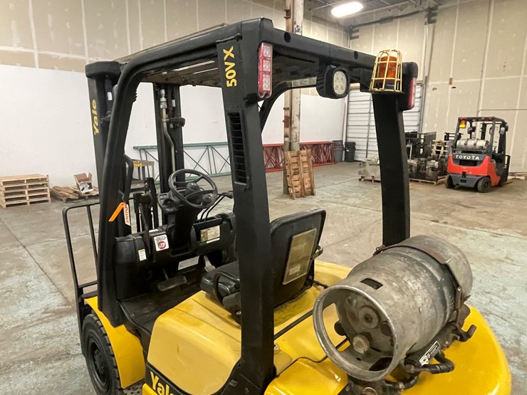 #176-•-2011-yale-propane-forklift-image-17