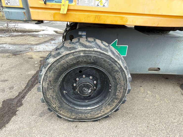 #152-•-2015-haulotte-ht61rt-4x4-telescopic-boom-lift-image-38