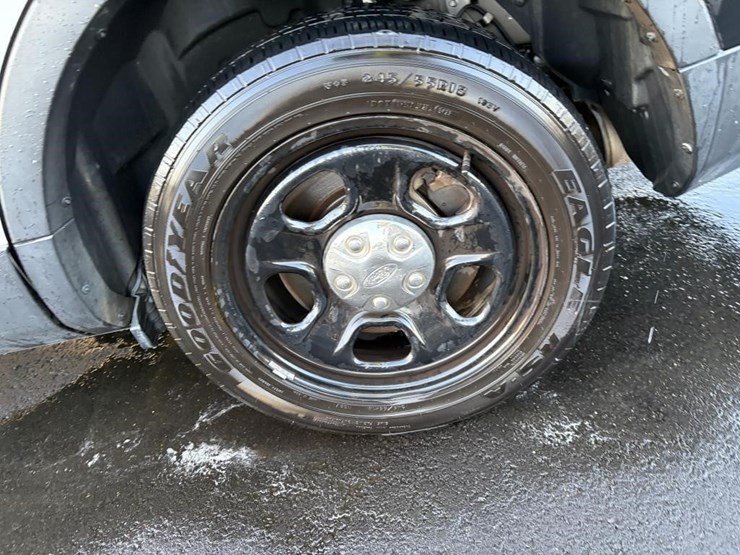 2015-ford-explorer-image-5