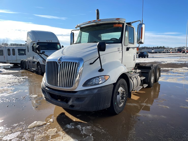 2012-international-prostar-image-1