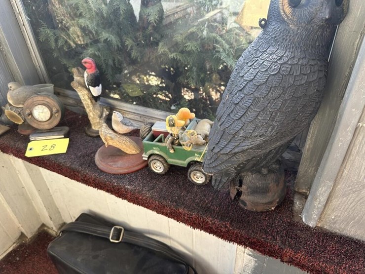 outdoor-yard-ornaments-&-displays-image-4