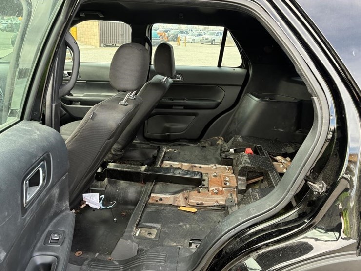 2018-ford-explorer-image-11