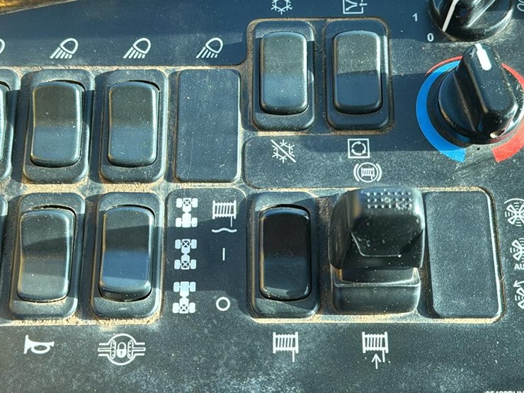 2022-tigercat-610e-image-55