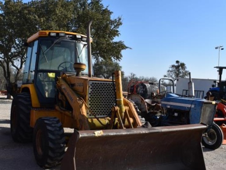 john-deere-310d-image-2