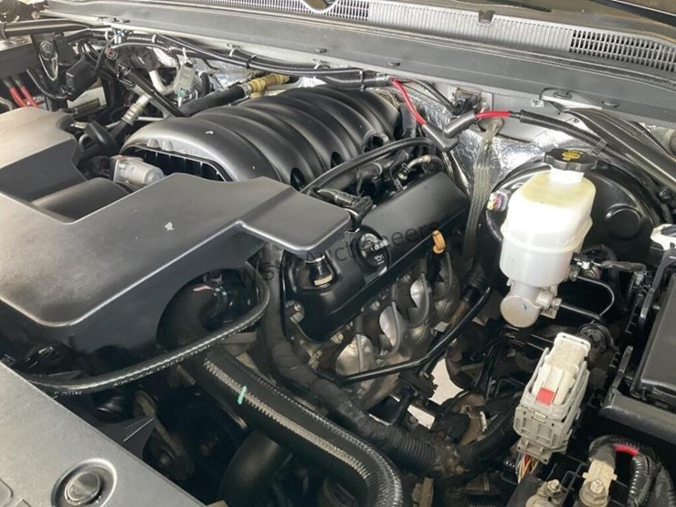 2015-chevrolet-tahoe-image-11