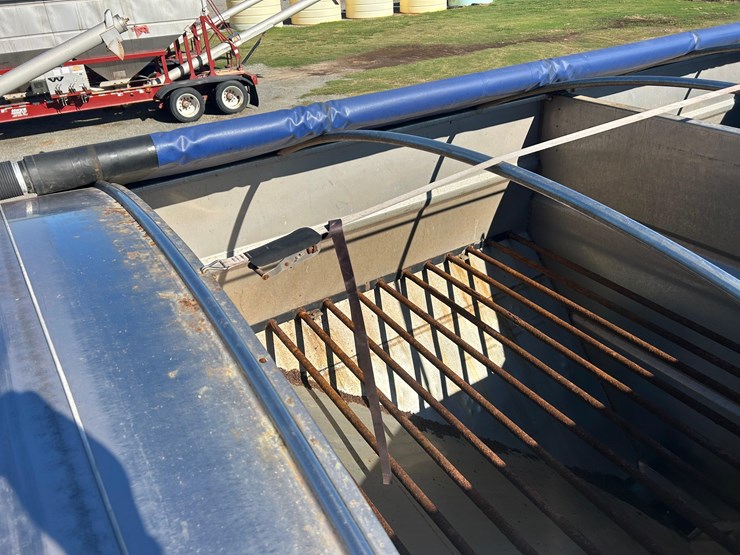 2012-mack-tender-truck-w/adams-rear-discharge-bed-auger-image-49