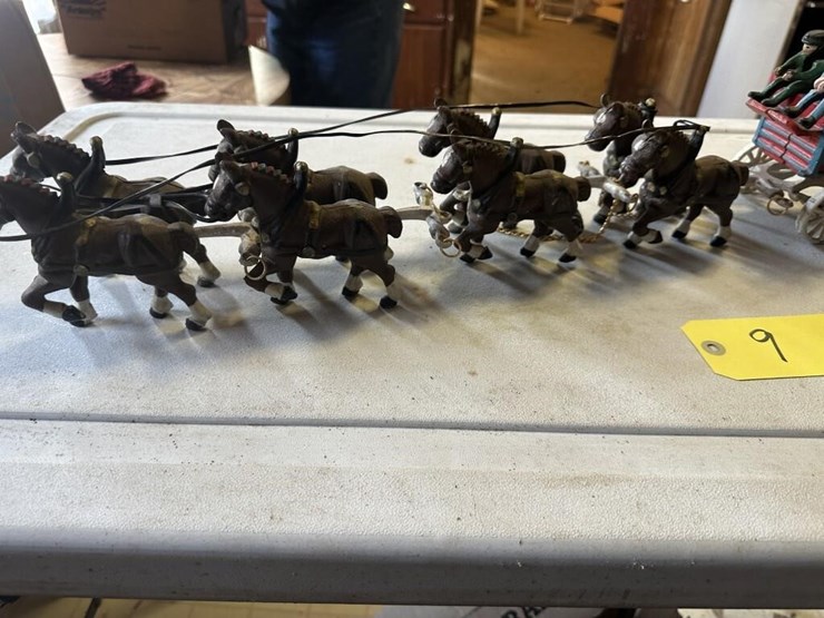 vintage-budweiser-horse-drawn-wagon-image-2