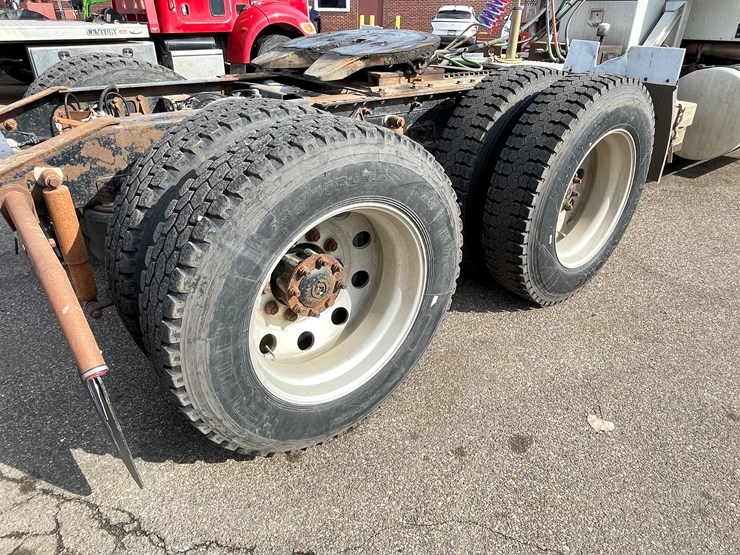 2000-international-9900-image-43